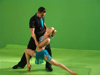 02_Alex-on-set-in-my-arms